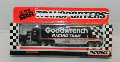 Matchbox CY104 1:64 Super Star Goodwrench Racing Team Pit Crew Tranporter