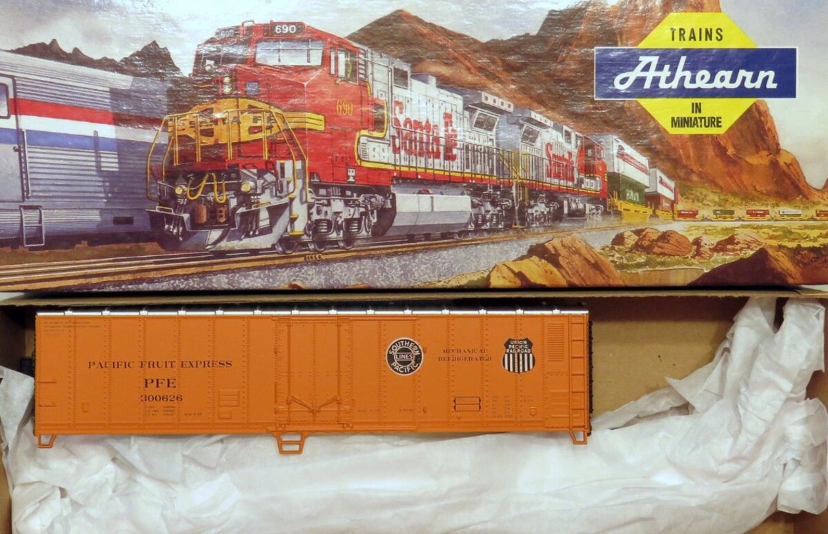 Athearn 2911F HO Pacific Fruit Express 50' Mechanical Reefer # 300626 Kit