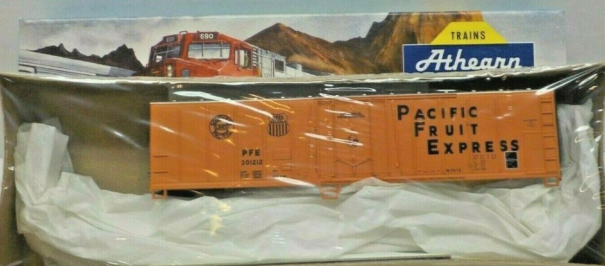 Athearn 2911L HO Pacific Fruit Express 50' Mechanical Reefer # 301212 Kit