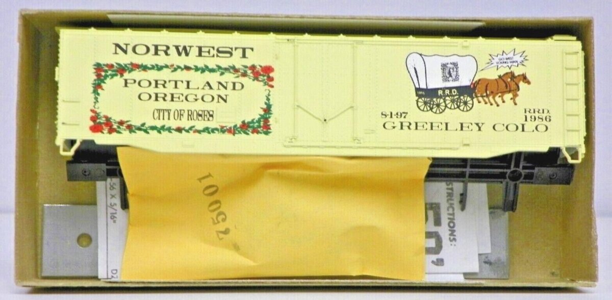 Athearn HO Norwest Portland Oregon City Of Roses 50' Plug Door Box Car Kit