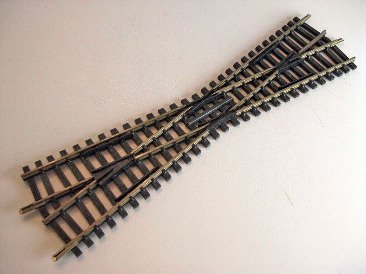 Fleischmann 6062 HO Track Narrow Crossing