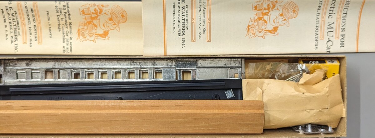 Walthers 7526-3450 HO Penn Lack. NYC M.U Combine Building Kit