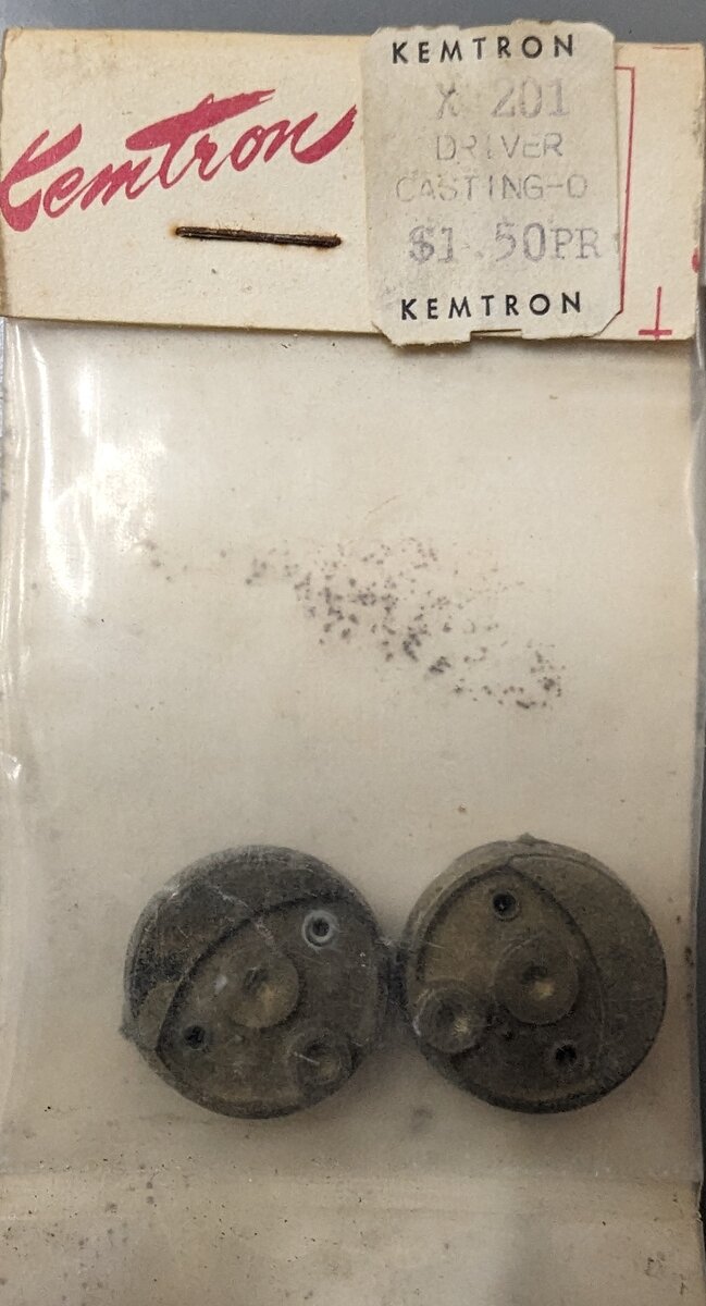 Kemtron X201 HO Driver Casting Trainz