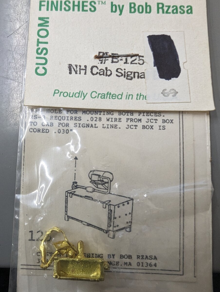 Custom Finishing B-125 HO NH Cab Signal Box