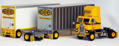 Athearn 91147 HO Crouse Cartage Co. Freightliner w/2-28