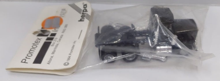 Promotex 15233 HO Herpa Black Peterbilt Short Day Cab Tractor