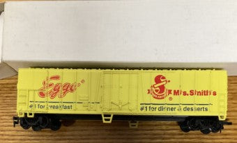 AHM 5242-10 HO Eggo and Mrs. Smith's 50' Mechanical Reefer