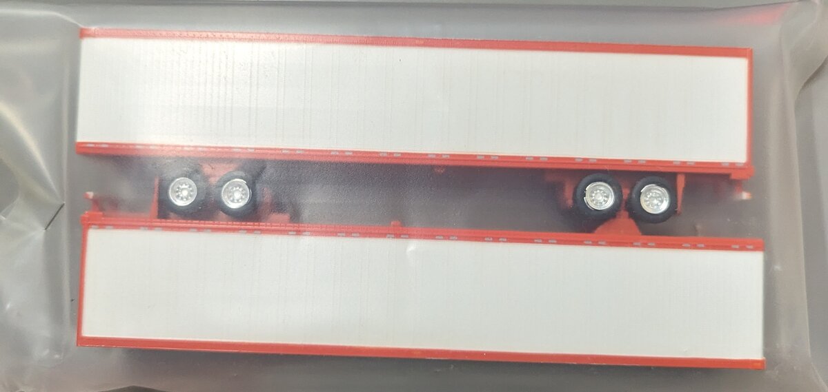 Acme 2 HO 53' White w/Red Striping Trailers (Set of 2)