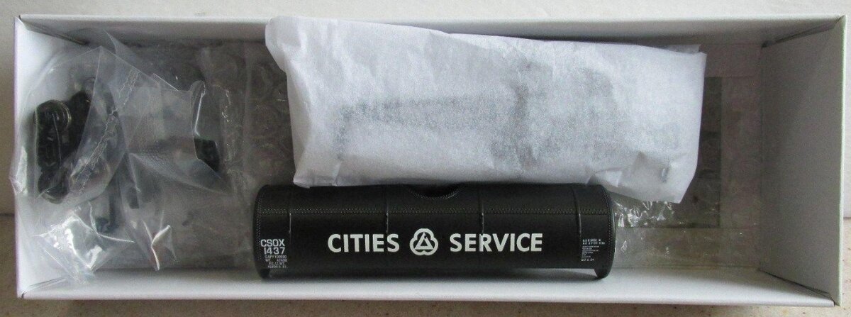 Proto 2000 23152 HO CSOX 10,000 Gallon Type 21 Riveted Tank Car # 1437 Kit
