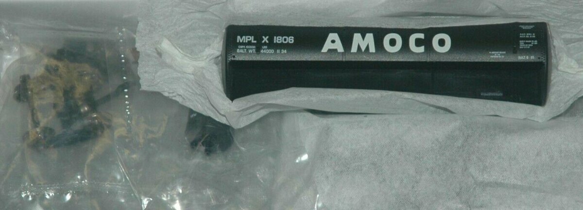 Proto 2000 1806 HO MPLX 10,000 Gallon Type 21 Riveted Tank Car Kit