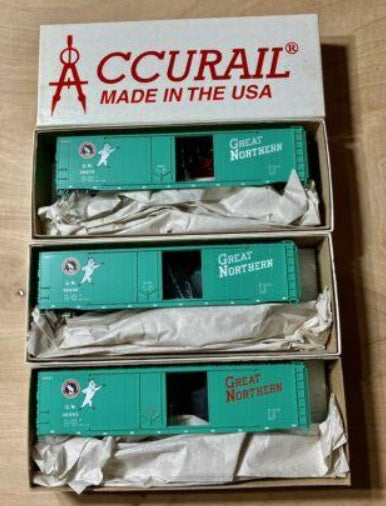 Accurail 3358 HO Great Northern 50'''' Combo Door Boxcar Kit (Set of 3)