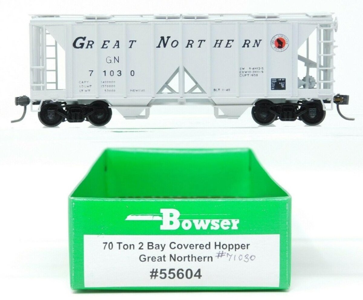 Bowser 55604 HO Great Northern 20 Ton 2-Bay Covered Hopper Kit