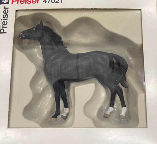 Preiser 47021 G Black Standing Horse w Raised Head