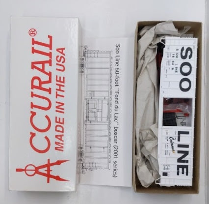 Accurail 18548 HO SOO Line White W/Colormark Logo 7-Post Fond Du Lac Boxcar Kit