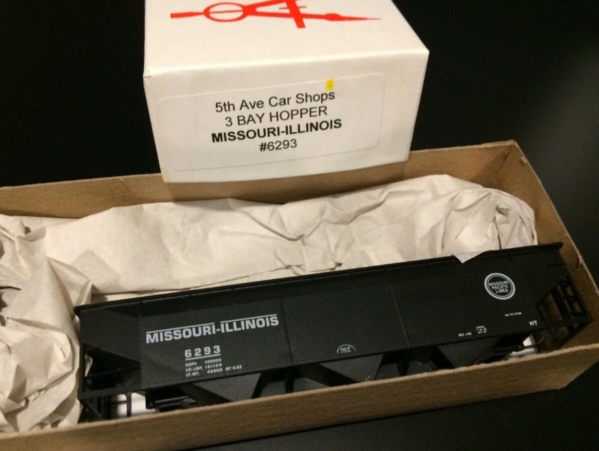Accurail 6293 HO Missouri-Illinois 5th Ave Car Shops 3-Bay Hopper Kit
