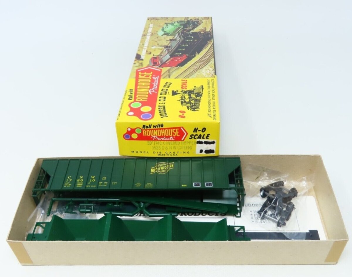 Roundhouse 3523 HO C & NW Green 50' Fmc Covered Hooper Kit