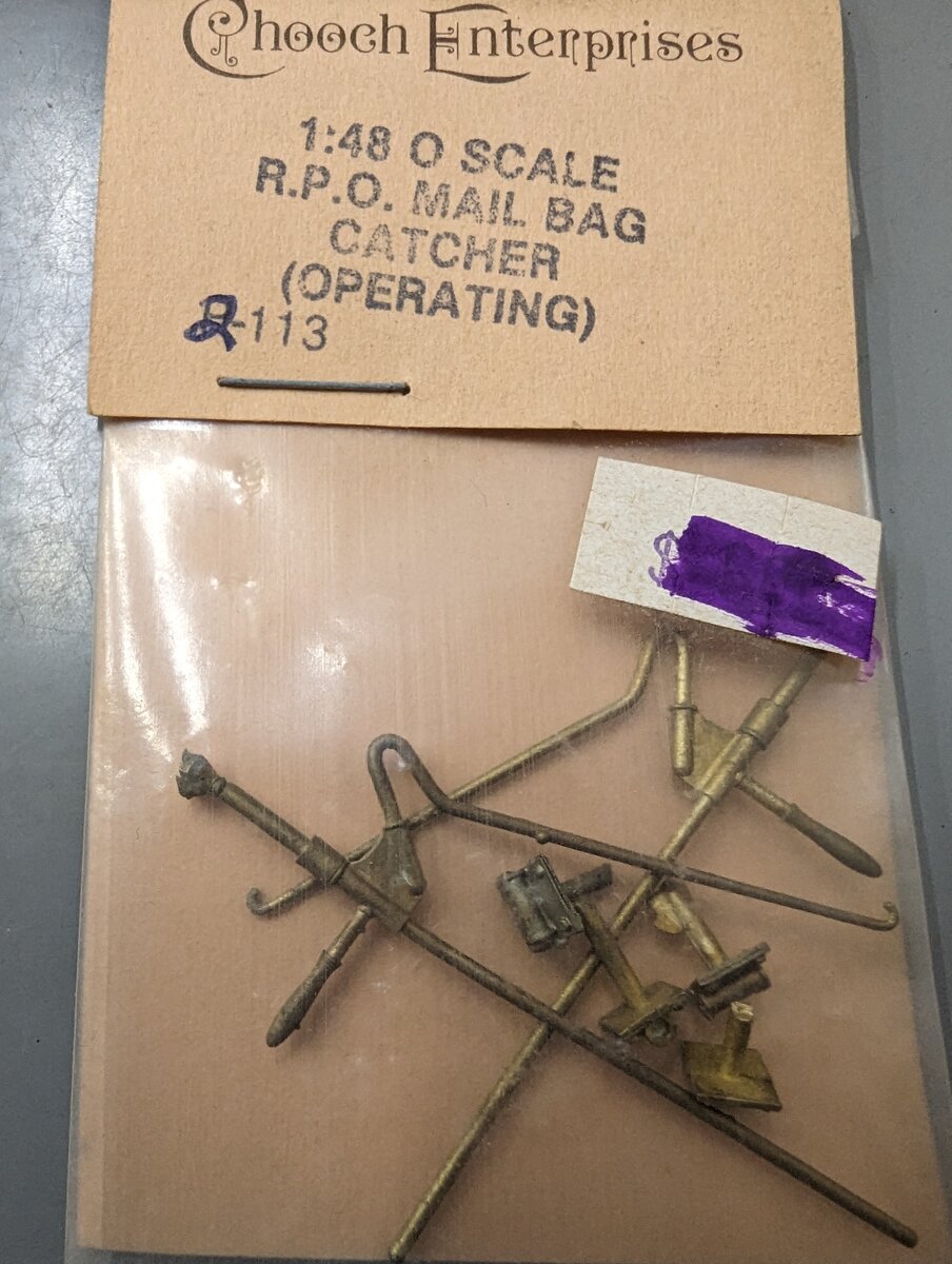 Chooch Enterprises Inc 2-113 O Scale R.P.O. Mail Bag Catcher (Operating)