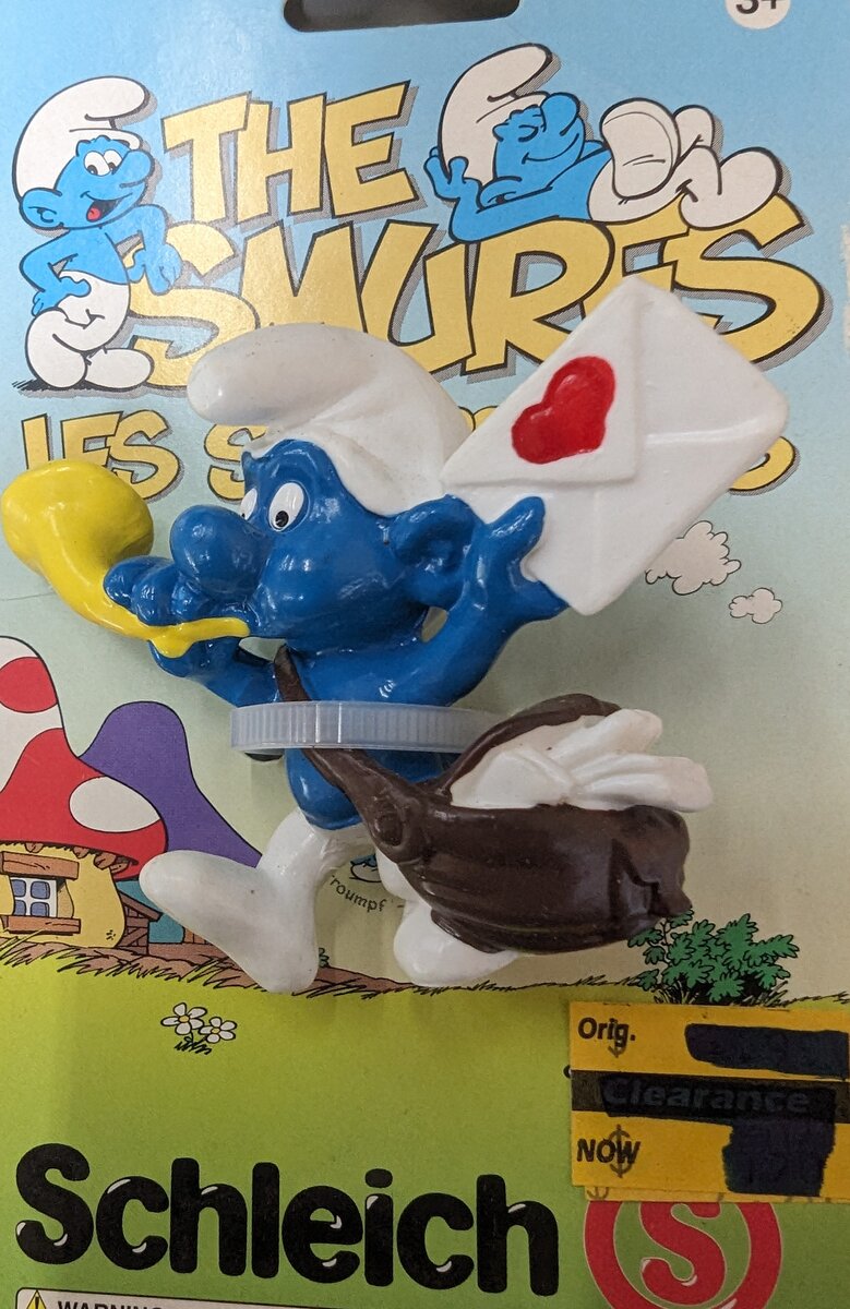 Schleich 20900 The Smurfs Carrying Mailbag & Playing Horn Figure