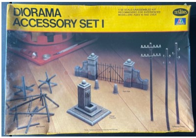Testors 881 1/35 Diorama Accessory Set I Building Kit