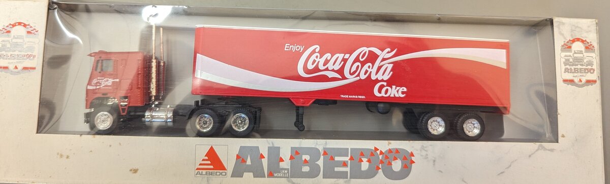 Albedo CC1 1:87 Enjoy Coca-Cola Tractor Trailer