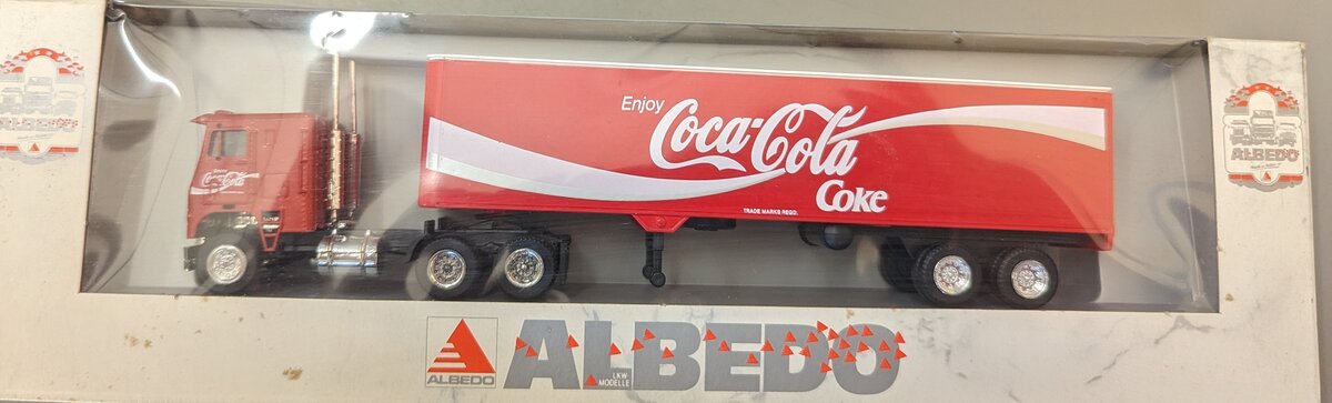 Albedo CC1 1:87 Enjoy Coca-Cola Tractor Trailer