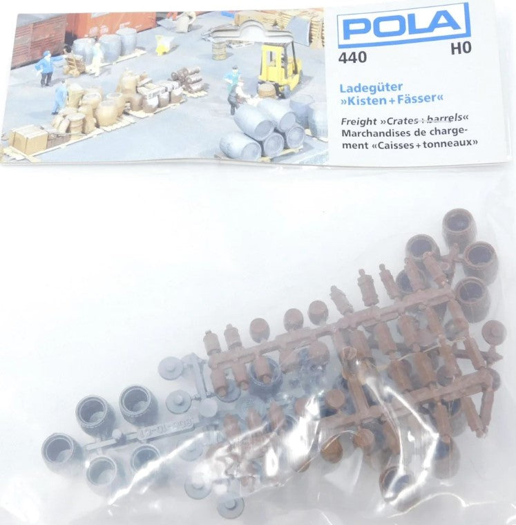 Pola 440 HO Freight w/Crates & Barrels 80 Pieces in Two Colors