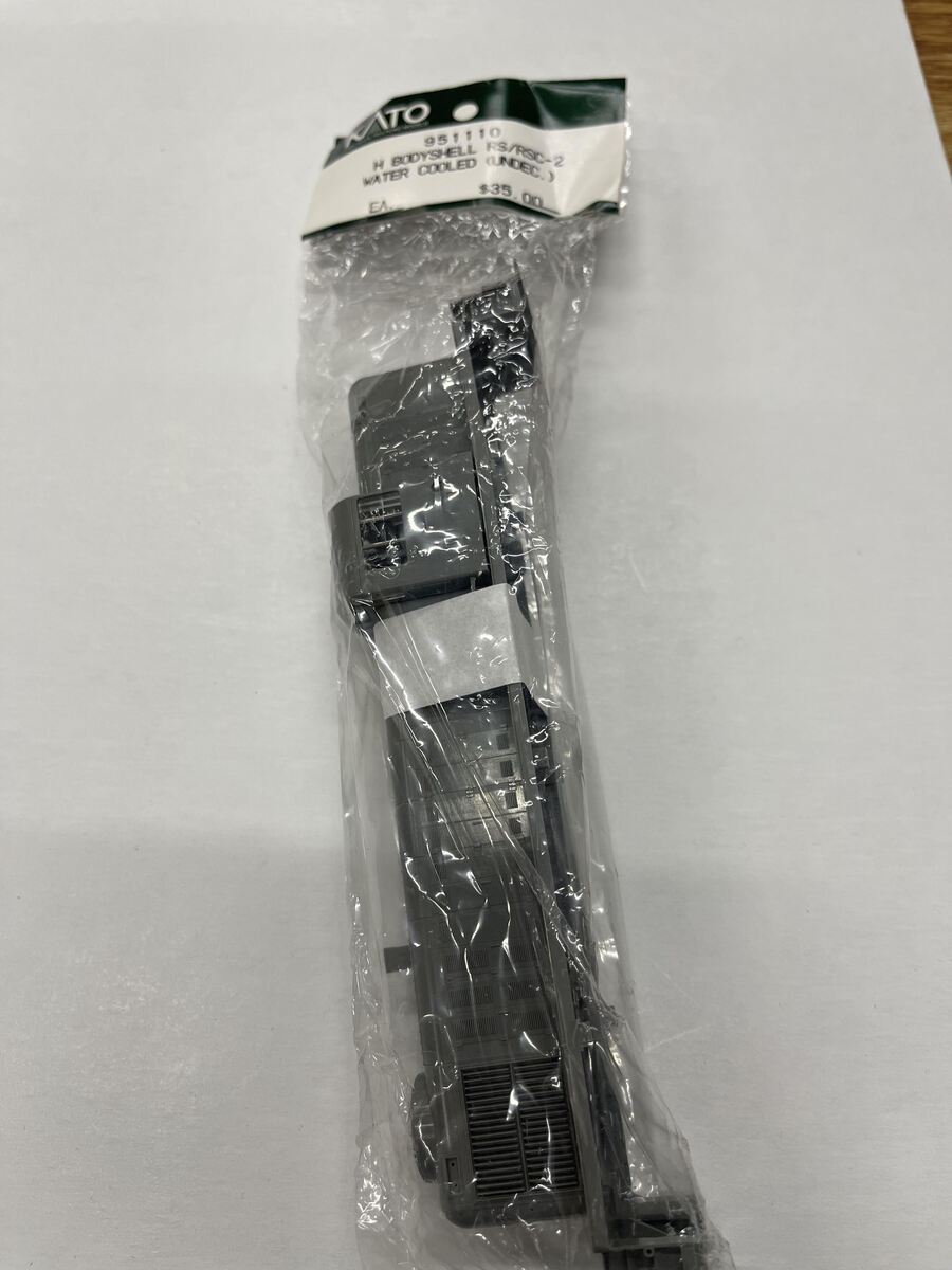 Kato 951110 HO Bodyshell RS/RSC-2 Water Cooled Undecorated
