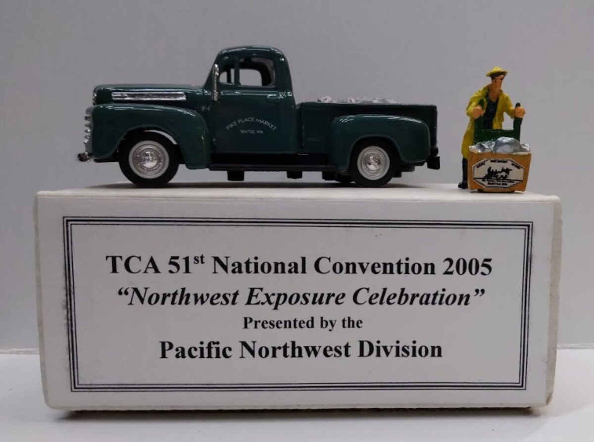 Road Signature 2005 1:43 TCA 51 National Convention Pike Place Truck&Man W/Load