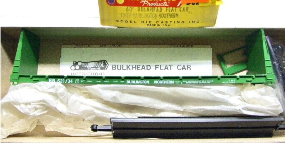 Roundhouse 1302 HO Burlington Northern 60' Flat Car Kit