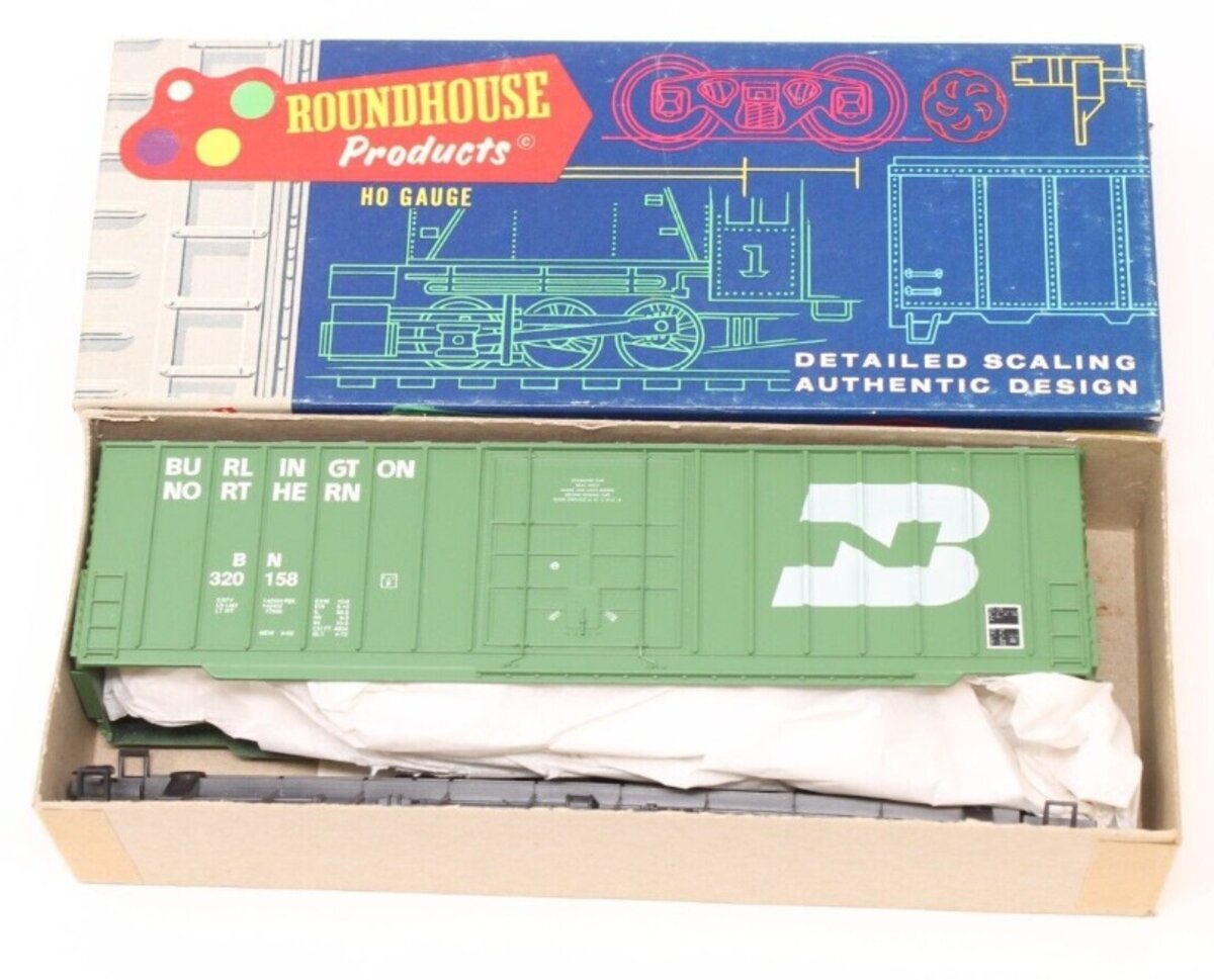Roundhouse 1823 HO Burlington Northern 50' High Cube Rib-Side Box # 320158 Kit