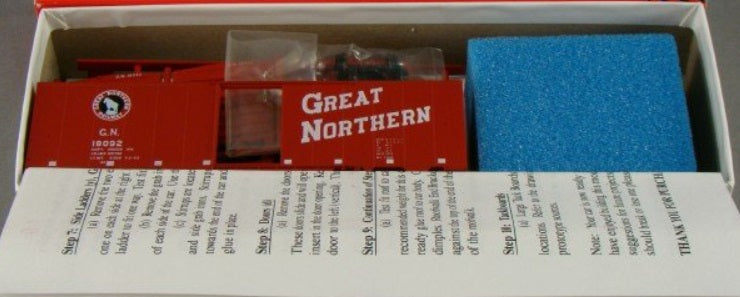 InterMountain 41002-03 HO Great Northern Vermillion Red 12 Panel 40'''' Boxcar K
