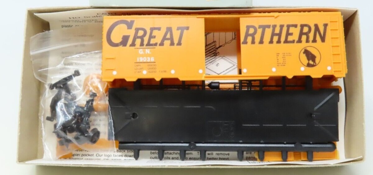 C&BT Shops 014501 HO Orange Great Northern 1944 AAR 40' Boxcar # 19038 Kit