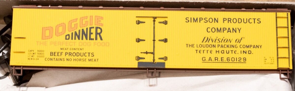 Accurail 1563 HO Scale Doggie Dinner 40' Wood Reefer Kit