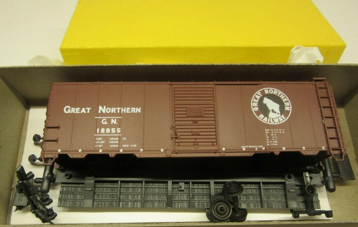 Accurail 3215 HO GN Great Northern AAR 40' Steel Box Kit #18955