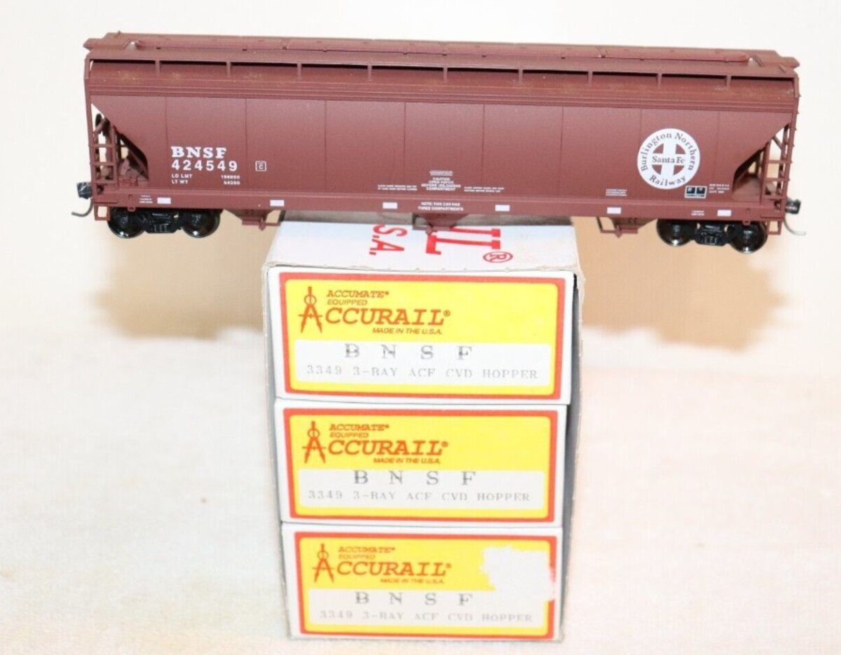 Accurail 3349 HO Burlington Northern Santa Fe 3-Bay ACF Cvd Hopper Kit(Set of 3)