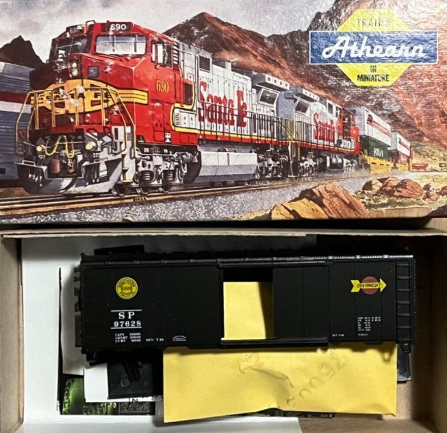Athearn 1228 HO Southern Pacific Overnight 40'''' AAR Boxcar # 97628 Kit