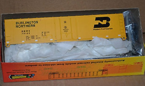 Roundhouse 12512 HO Burlington Northern BN WFE 50'' Plug Door Boxcar Kit