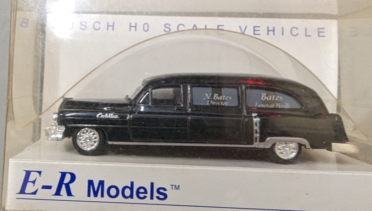 Busch 90083 HO 187 Cadillac Bates Funeral Home Black Herse Trainz