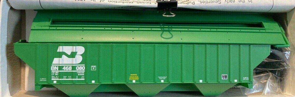InterMountain 40334-07 HO Burlington Northern 3-Bay Covered Hopper # 468080 Kit