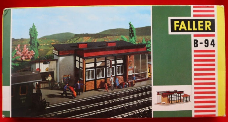 Faller B-94 HO Railway Station W/Flat Roof Kit