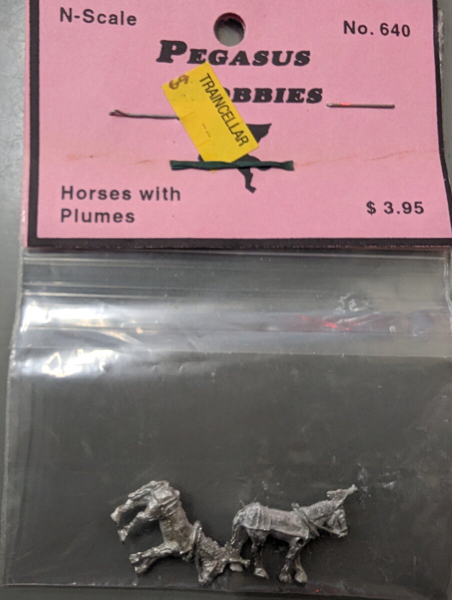 Pegasus Hobby 640 N Scale Circus Horses w/Plumes