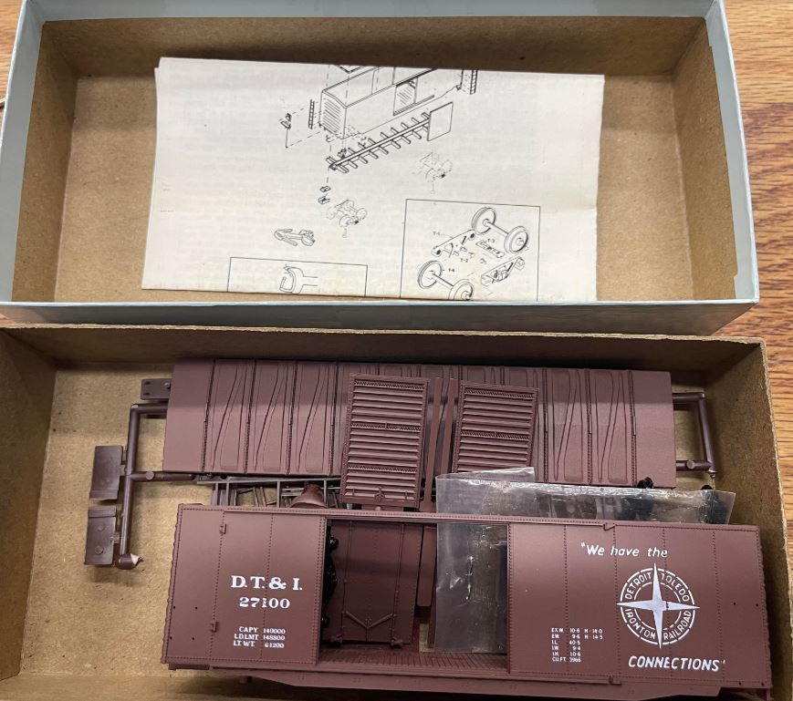 Front Range 4095 HO DT & I 40' Double Door Box Car Model Kit