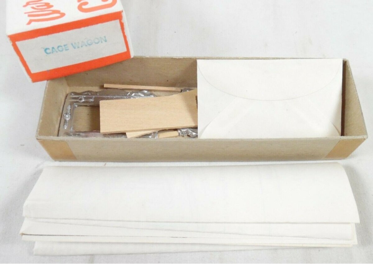 Wardie-Jay 121 HO Scale Cage Circus Wagon Kit