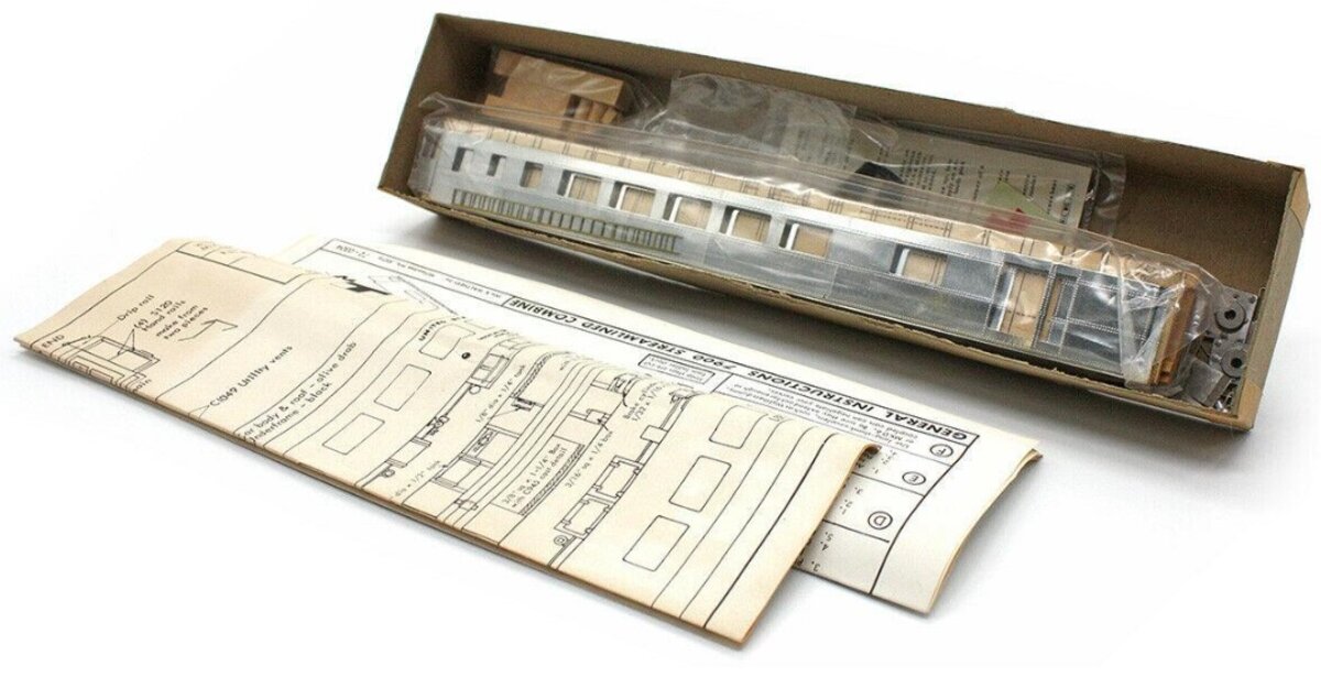 Walthers 7906 HO Troop Hospital Car Complete With Super Details Kit