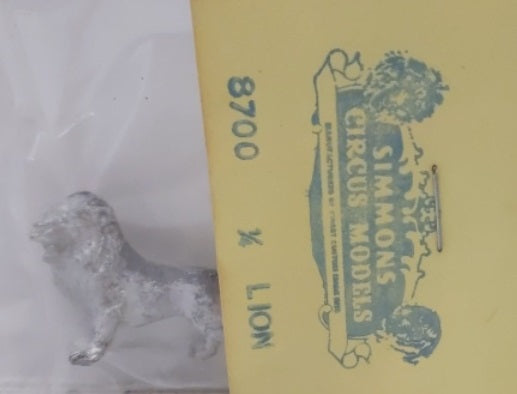 Simmons 8700 HO Scale 1/4 Walking Lion Unpainted Metal Figure