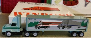 Winross 136-1 1:64 International Harvester Historical Series #12 Tractor Trailer