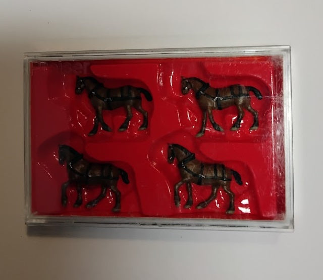 Preiser 30153-Br Brown Harnessed Circus Horses (Set of 4)