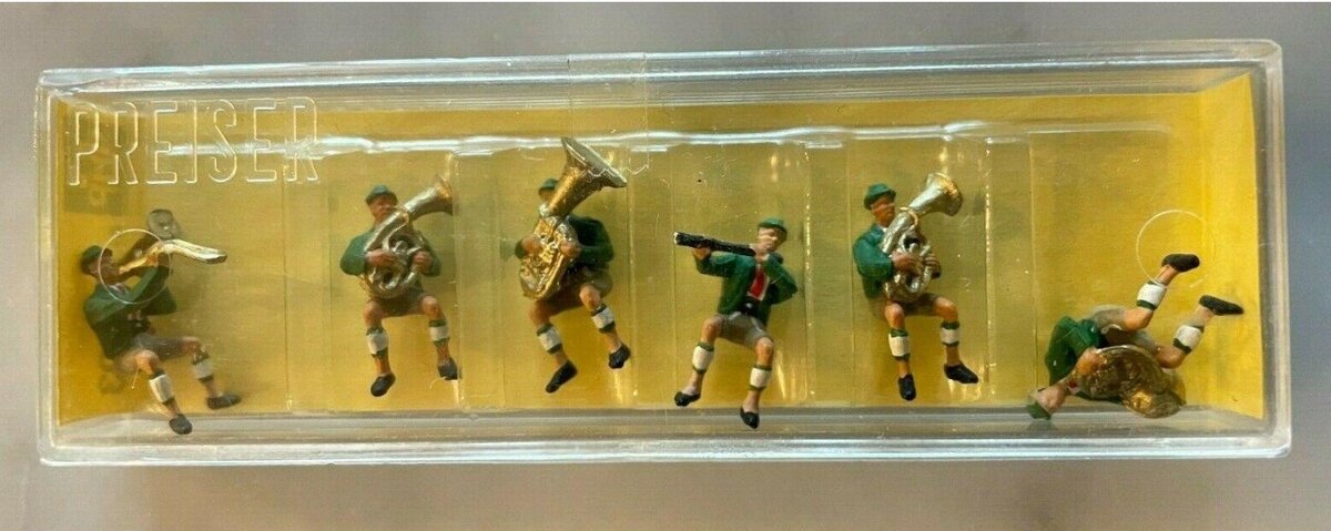 Preiser 203 HO Seated Bravarian Band Figure Set (Set of 6)