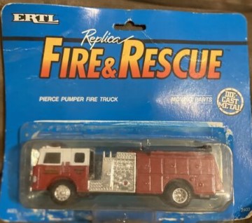 Ertl 2403 1:64 Fire & Rescue Pierce Pumper Fire Truck