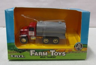 Ertl 648 1:64 Farm Toys Milk Tanker
